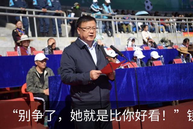 “别争了，她就是比你好看！”镜头里僵住的笑容：当宿舍友谊变成暗自较劲的雌竞场